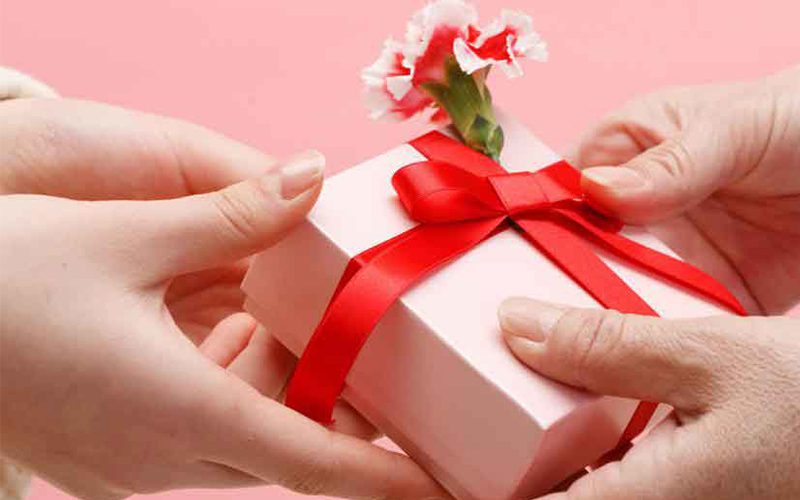 ۶ هدیه ولنتاین زنانه که خانم‌ها را شگفت زده خواهد کرد